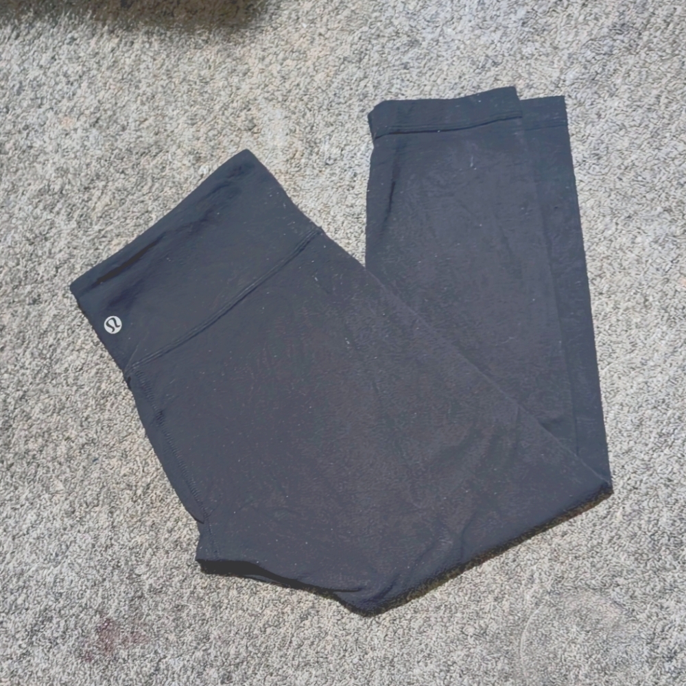 LULULEMON HIGH RISE CROPPED LEGGINGS